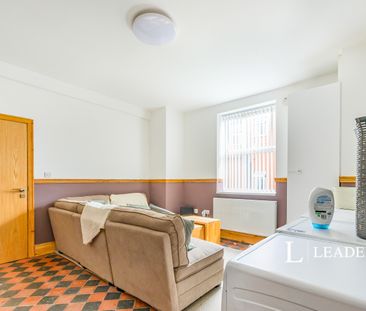 1 bedroom room to rent Walmersley Road, Bury, BL9 - Photo 6