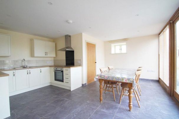 3 bedroom barn conversion to rent - Photo 1