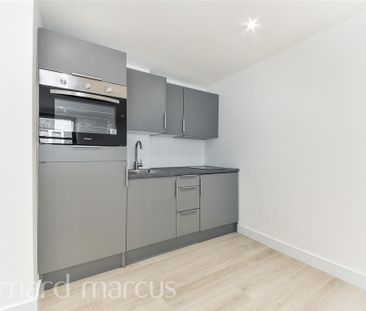 Spencer Road, East Molesey - Photo 4