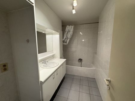 Ruim appartement met terras in hartje Bornem - Photo 3