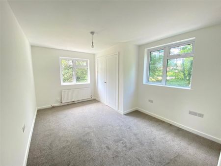 4 bedroom detached house to rent - Photo 3