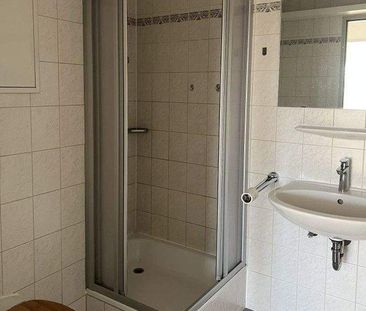 Perfekte 2-Zimmerwohnung mit großem Wohnzimmer und Duschbad in Senf... - Photo 3