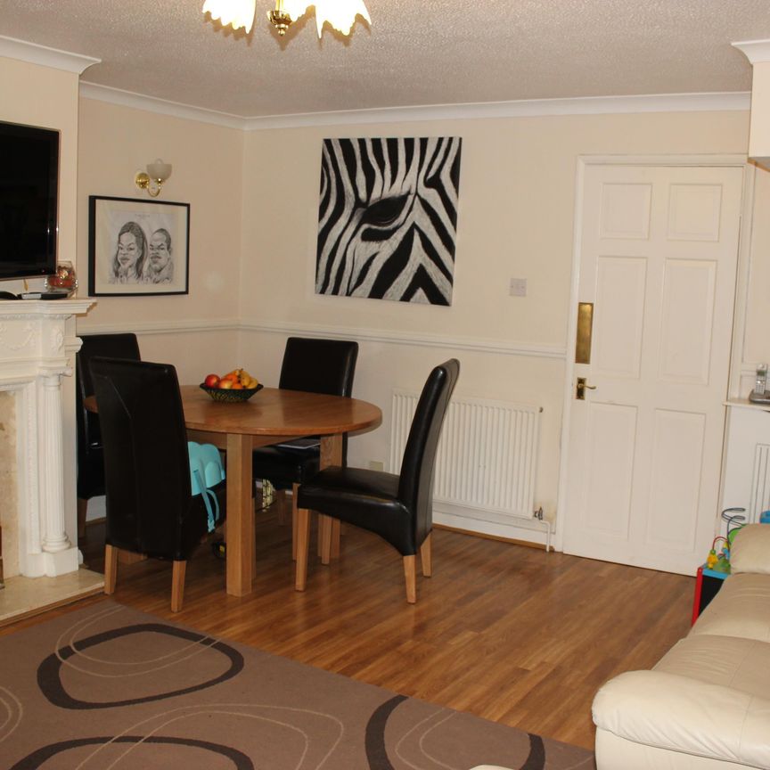 Matthew Court, Mitcham - Photo 1