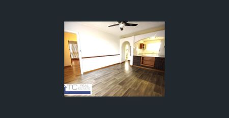 Funky retro property - Photo 5