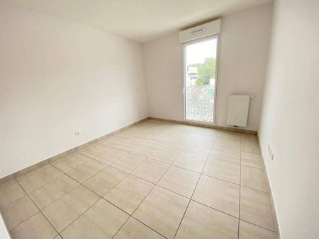 Location appartement récent 3 pièces 64 m² à Saint-Gély-du-Fesc (34980) - Photo 2