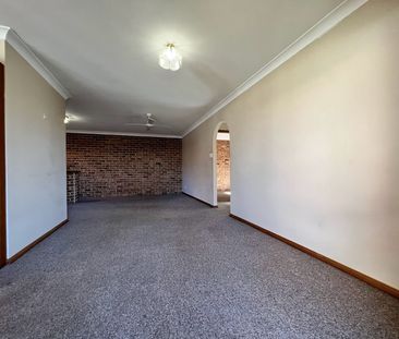 VILLA IN GREAT LOCATION - Photo 1