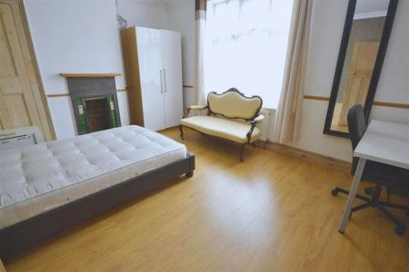 Welford Road (4 bed) - Photo 3