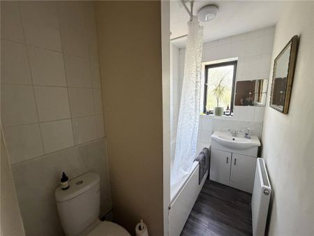 2 bedroom end of terrace house to rent - Photo 5