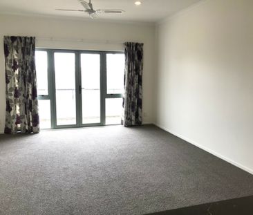 2 Level - 2 Bedroom Apartment - 2 carparks - Photo 1