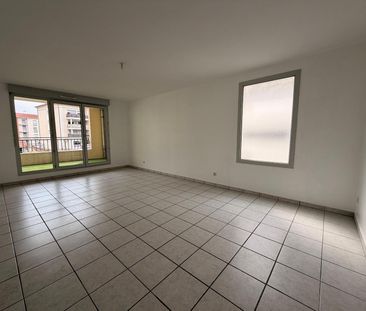 Location Appartement 3 pièces 88m² MEYZIEU 69330 - Photo 2