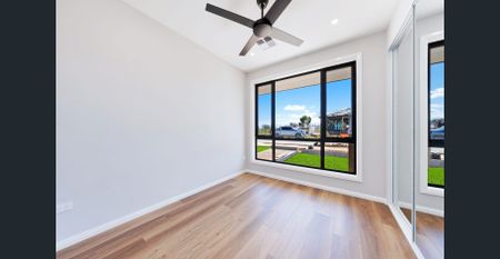 Luxurious 4-Bedroom Home with Media Room - Photo 4