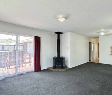 3 Bedroom Home in Brown Owl - Photo 1