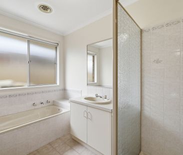 1 Lisbeth Ave , DONVALE - Photo 5