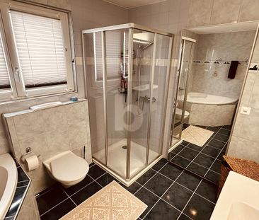 LIGHT-FLOODED, SUNNY WITH GARDEN - Photo 4