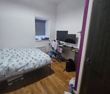 Room in a Shared Flat, South Hunter Street, L1 - Photo 1