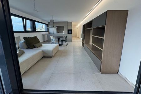 Moderno 2,5 con terrazza subito disponibile anche arredato - Photo 2