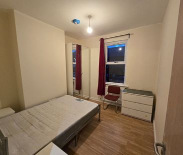 Room in a Shared House, Fleeson Street, M14 - Photo 3