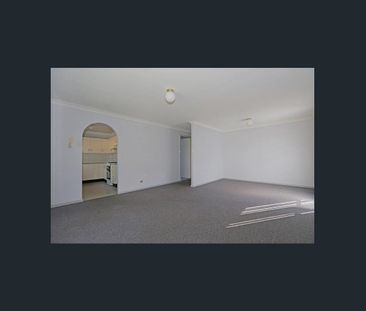 Spacious Villa in Quiet Complex - Photo 2