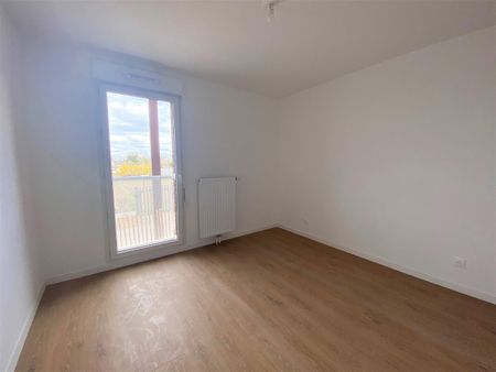 location Appartement T2 DE 43.2m² À AMIENS - Photo 2