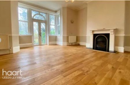 6 bedroom detached house to rent - Photo 5
