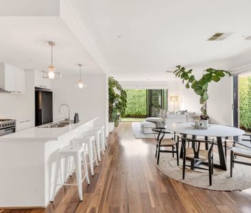 Spacious Family Home in Established Armstrong Creek Location - Photo 2