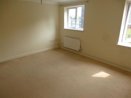 St Peters Close - Photo 5