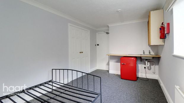 1 bedroom in a house share to rent - Photo 1