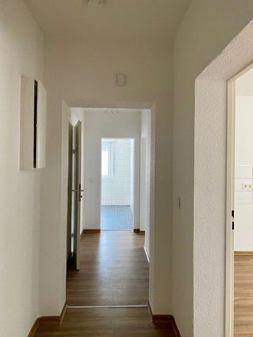 Sanierte 2,5-Zimmer-Wohnung mit Tageslichtbad - Foto 4