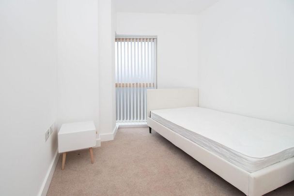 3 bedroom flat to rent - Photo 1