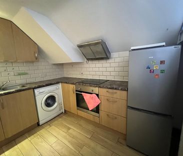2 Bed Flat, High Road, IG1 - Photo 3