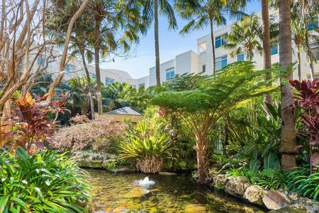 Refined and Oversized Three Bedroom Residence - Photo 4