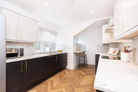 1 bedroom room to rent Bournemouth Road, Parkstone, BH14 - Photo 4