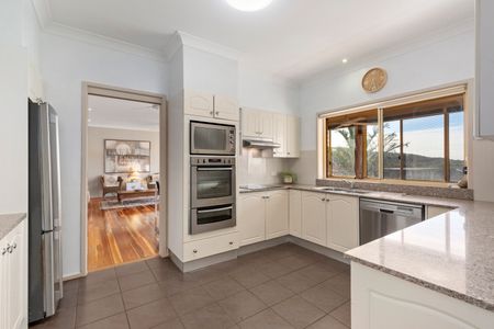 9 Silver Birch Close, Caves Beach NSW 2281 - House For Rent | Domain - Photo 4