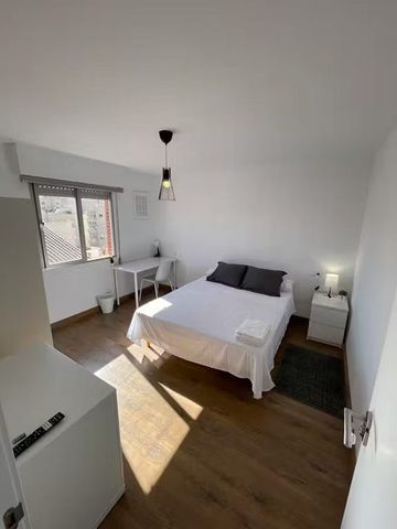 Calle Cataluña, Málaga, Andalusia 29009 - Photo 5