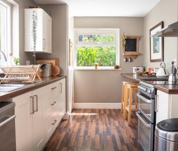 3 bedroom terraced house to rent - Photo 5