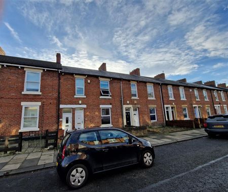 3 bed flat to rent in Bolingbroke Street, Heaton, NE6 - Photo 2