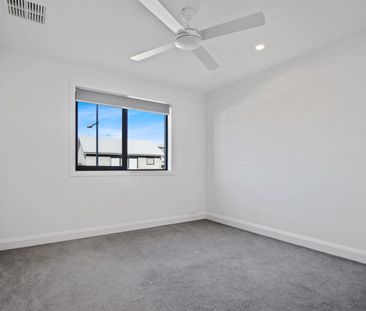 “Sea Change Dream Home” - Photo 5