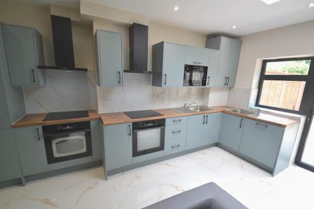 7 bedroom terraced house to rent - Photo 2