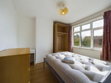 4 bedroom terraced house to rent - Photo 3