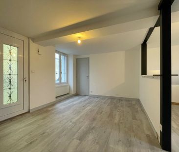 Location Maison 2 pièces 48m² LE MAY SUR EVRE 49122 - Photo 1