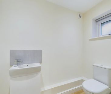 2 bedroom semi-detached house to rent - Photo 6