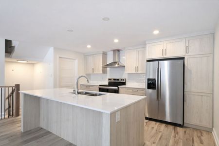 For Lease - 321 Voyageur Place, Russell, Ontario - Photo 4