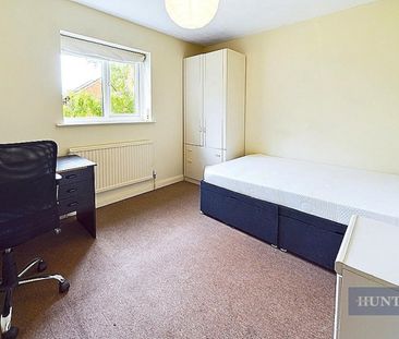 4 bedroom House To Let Total Size: 1238 SQ FT - Photo 3