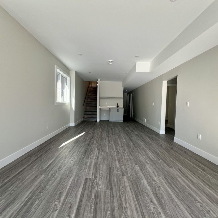 Brand New 4 Bedroom House in Lakefront Community - Photo 1