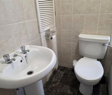 3 bedroom terraced house to rent - Photo 6