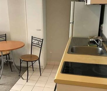 Heart of the City - 1 Bedroom fully furnished APT - Photo 4