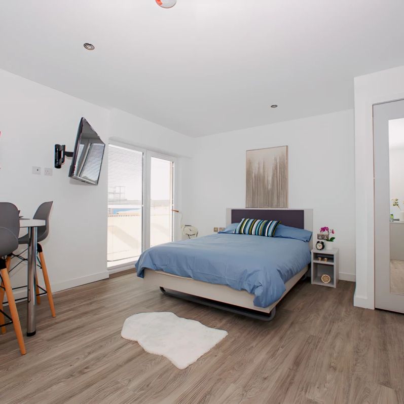 Platinum Studio + balcony - Photo 1