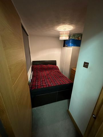 1 Bedroom Apartment To Let - Photo 2