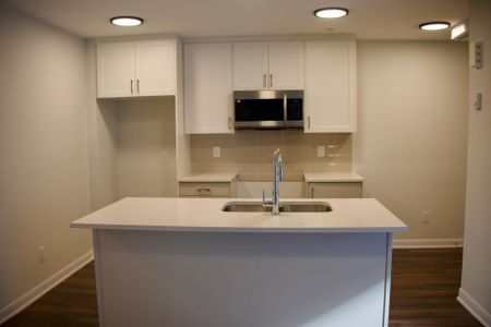 For Lease - 701 Glenroy Gilbert Drive Unit# 8, Barrhaven, Ontario - Photo 4