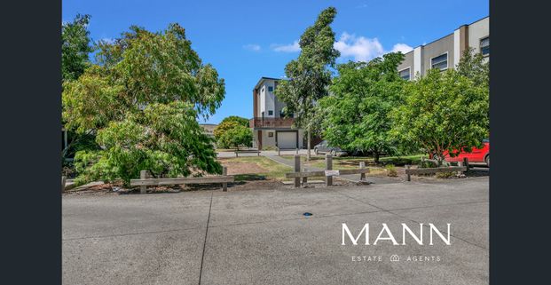 Great Home in Top Location! - Photo 1